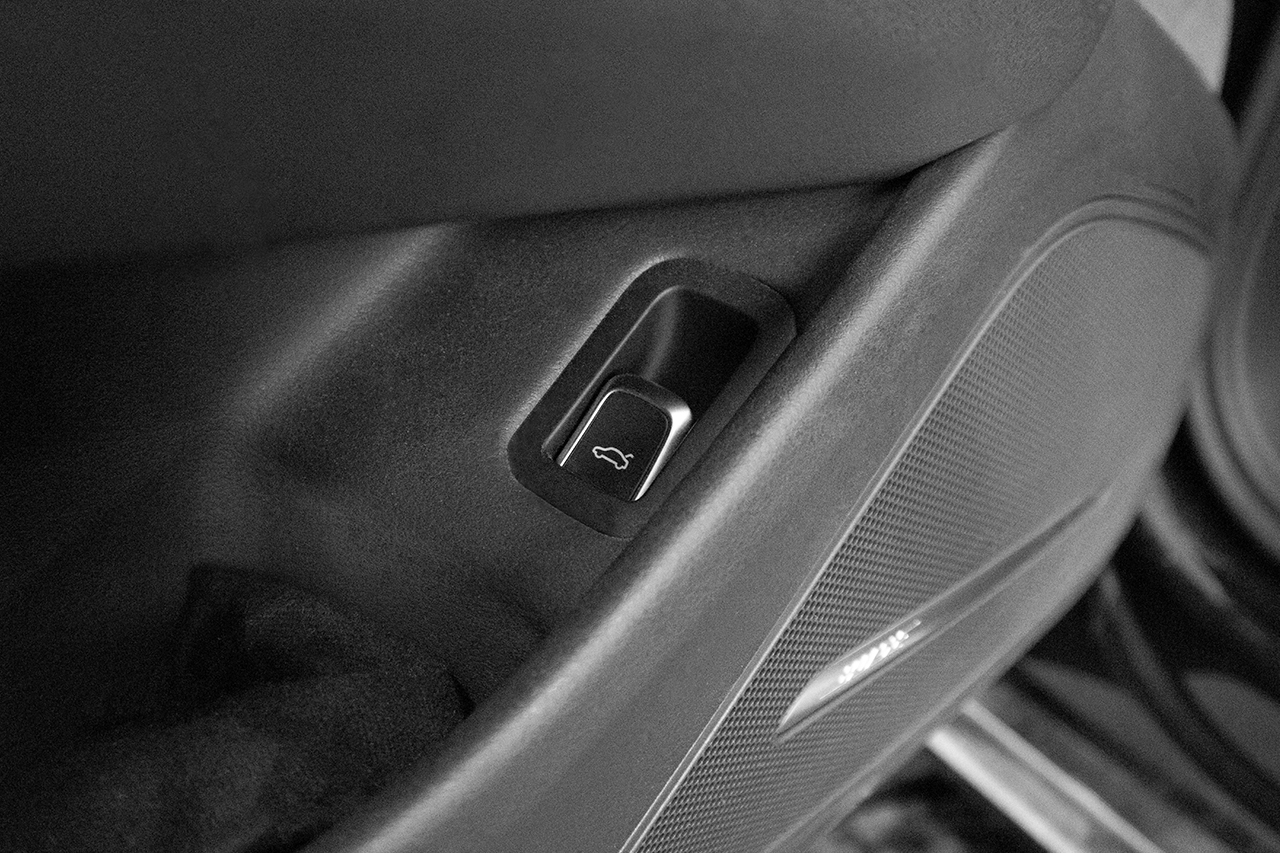 Taster elektrische Heckklappe Fahrertür für Audi A8 4H