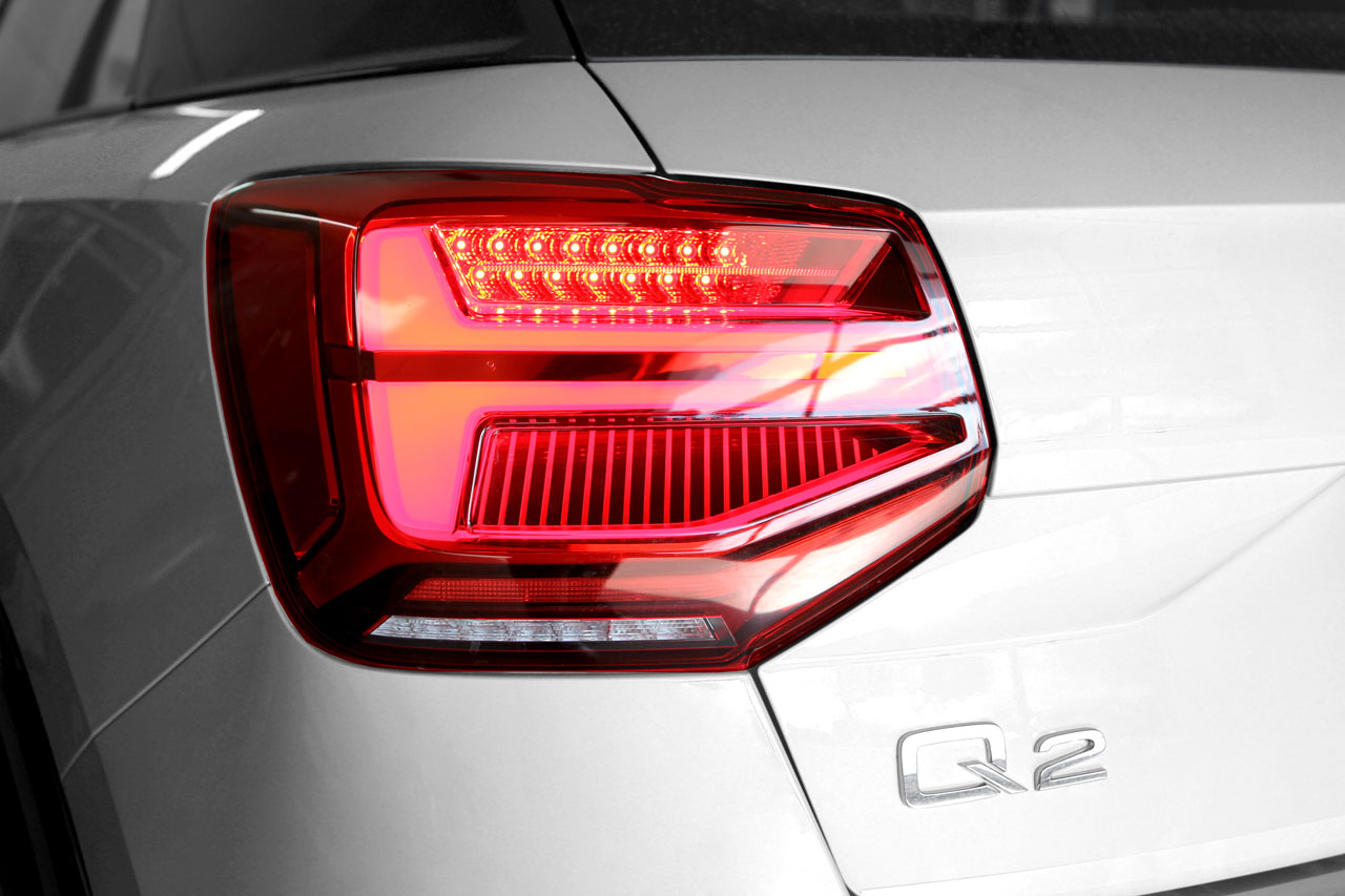 Bundle LED taillights with dynamic turn signal for Audi Q2 GA