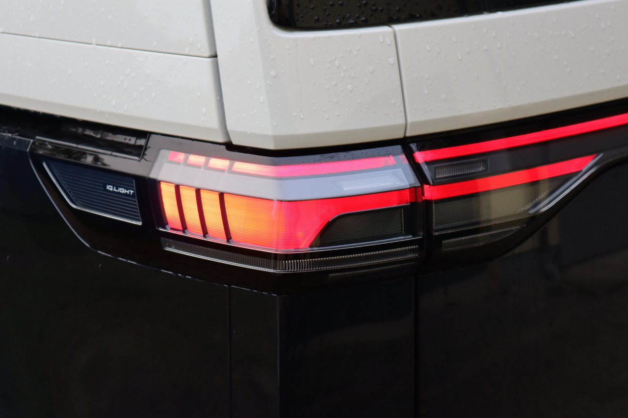 Complete set LED rear lights with dynamic flashing light for VW ID-Buzz EB