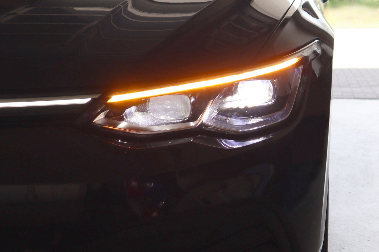 LED Matrix Headlight IQ Light with Dynamic Blinker for VW Golf 8 VIII