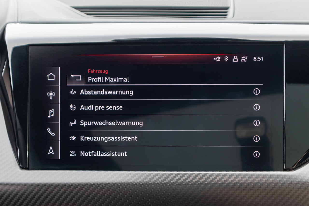 Intersection assist for Audi e-tron GT F8