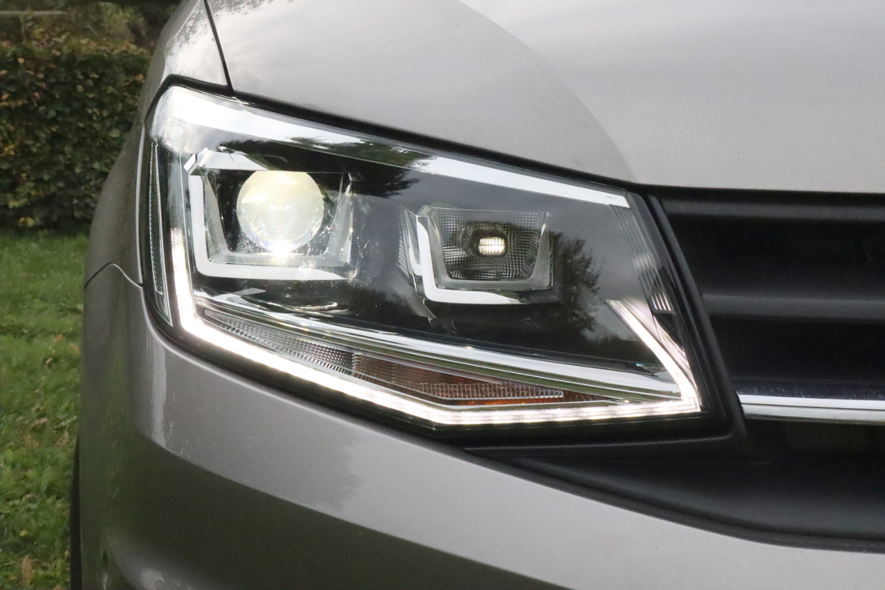Bi-xenon headlights with LED DRL for VW Caddy SA