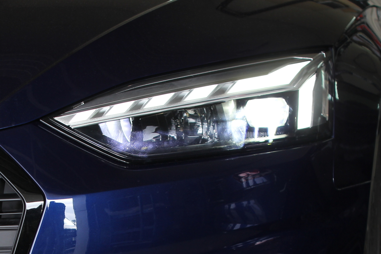 LED Matrix Scheinwerfer LED TFL mit dynamischen Blinklicht für Audi A5 F5