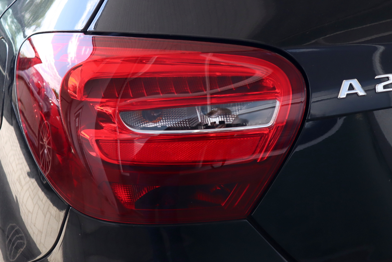 Codierdongle Aktivierung vor Mopf LED Heckleuchten für Mercedes Benz mit Halogen Scheinwerfern