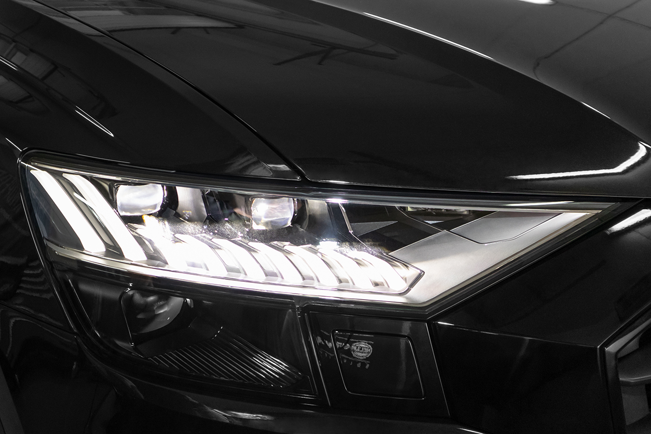HD Matrix LED Headlights LED DRL and dynamic turn signal for Audi Q8 4M