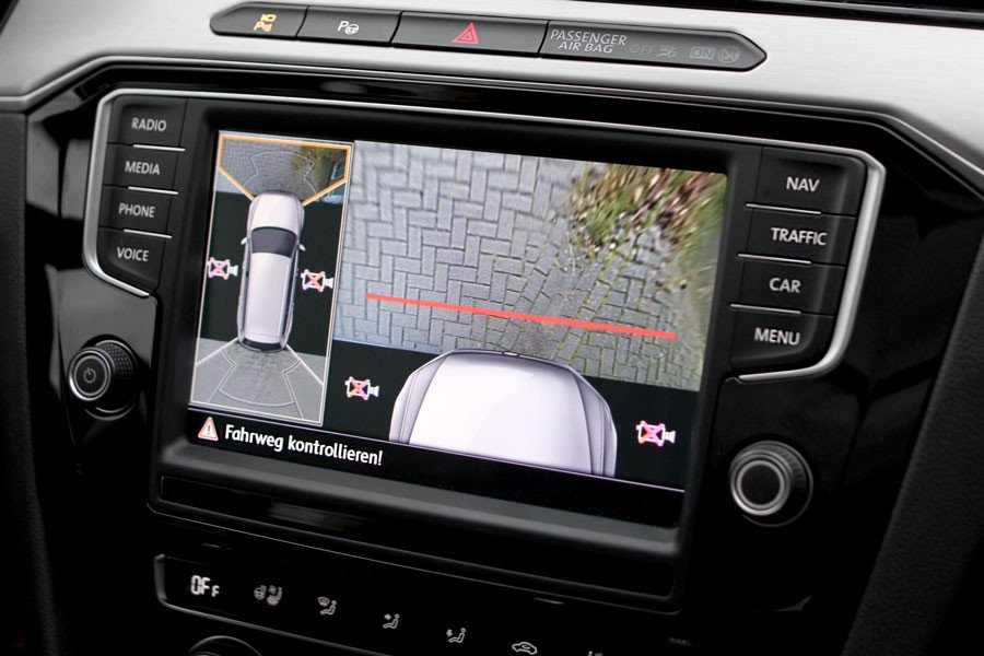 Komplett-Set Front- und Rückfahrkamera für VW Tiguan AD1