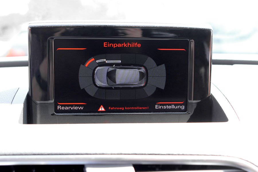 Komplett-Set Parklenkassistent PLA mit Umgebungsanzeige für Audi Q3 8U