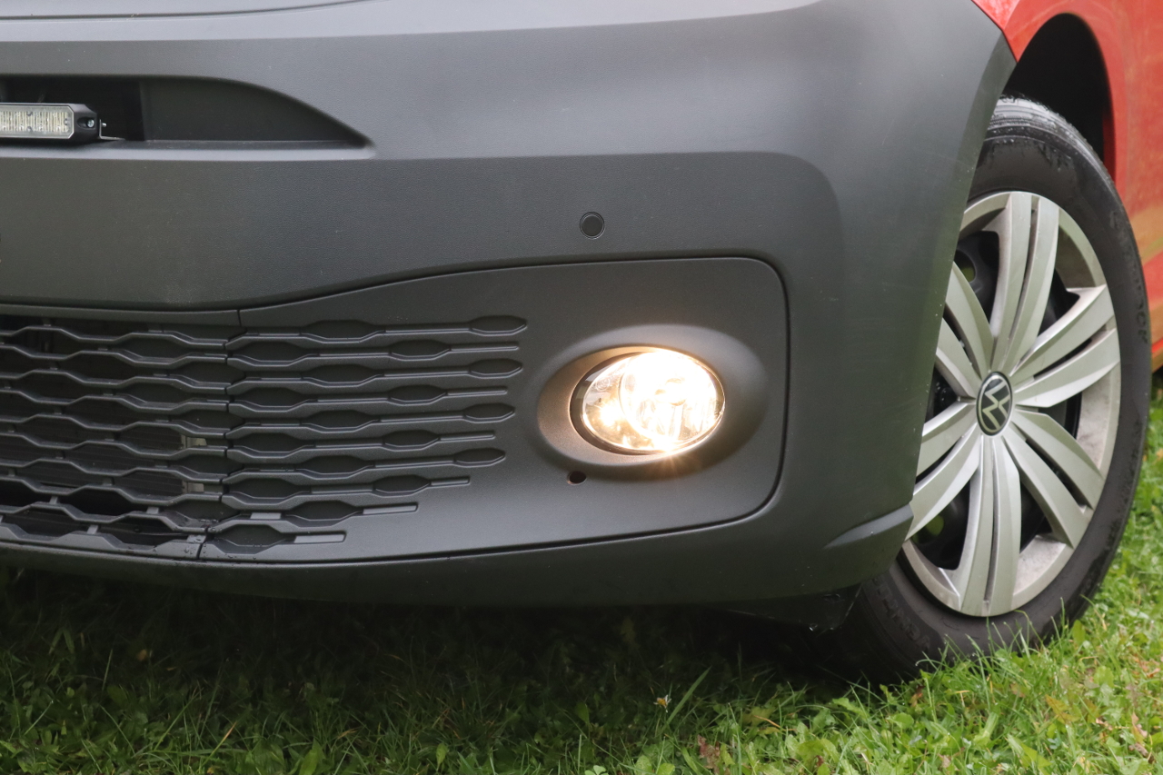 Retrofit set fog lights including cornering light for VW Caddy SB