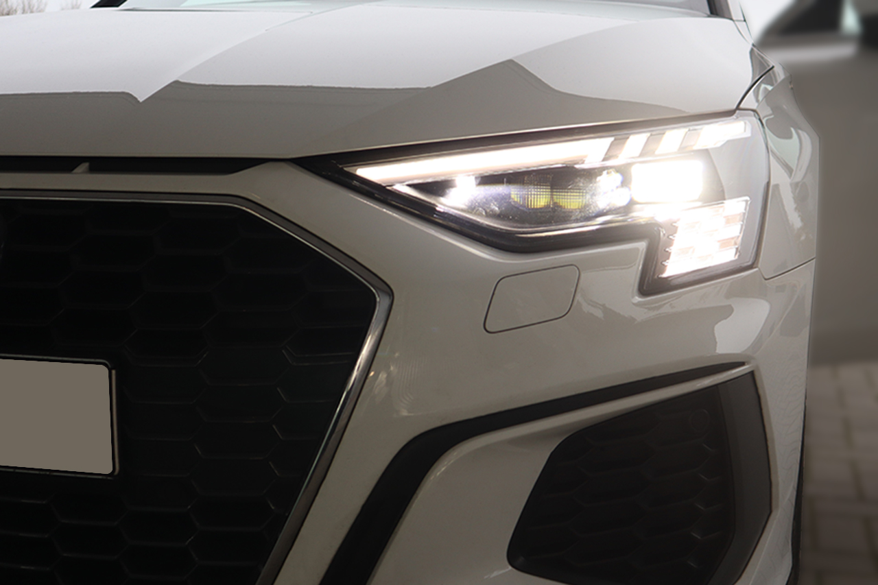 LED Matrix Scheinwerfer mit LED TFL und dynamischen Blinker für Audi A3 8Y