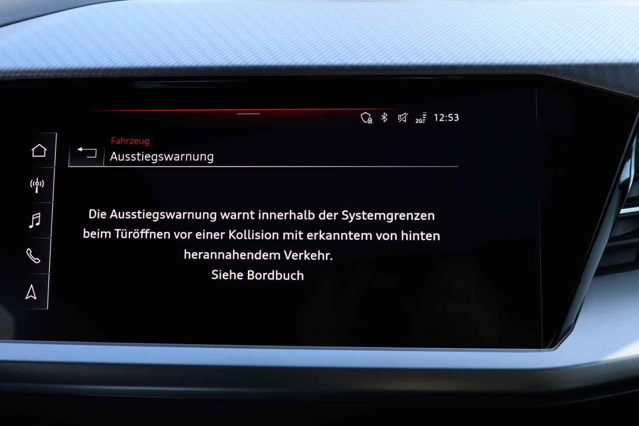 Spurwechselassistent inkl. Ausparkassistent für Audi Q4 F4