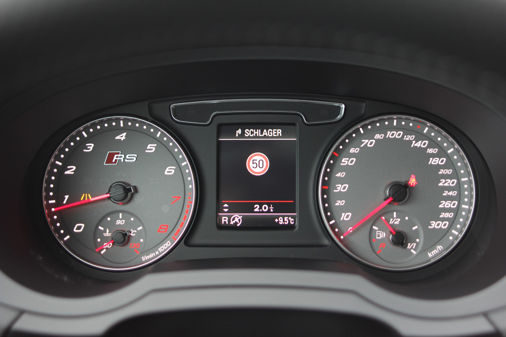 Lane Assist (Spurhalteassistent) inkl. Verkehrszeichenerkennung VZE für Audi Q3 8U